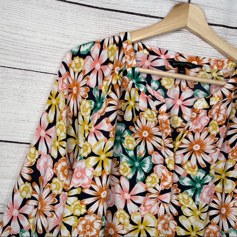 Banana Republic Bright Colorful Multicolor Floral Print Blouse PS - Picture 2 of 9